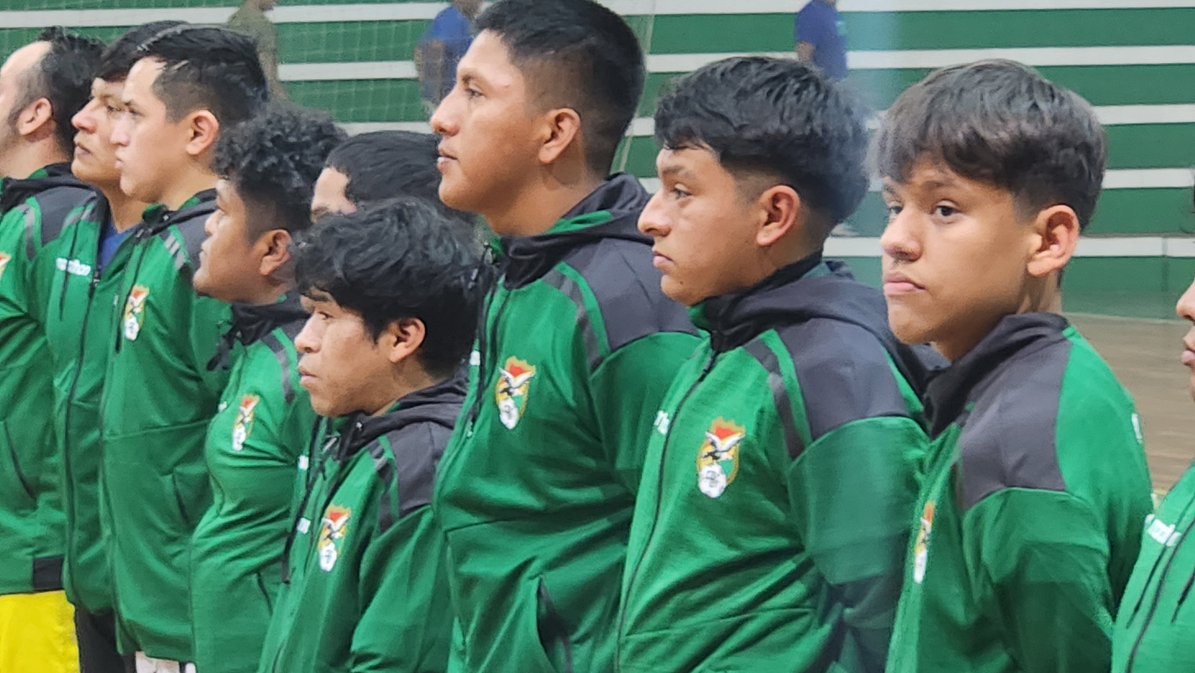 Equipo en el amistoso